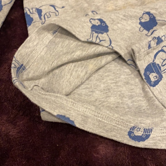 Carter’s 5T pj sets - Picture 5 of 14